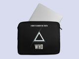 I want to know the Truth Laptop Sleeve